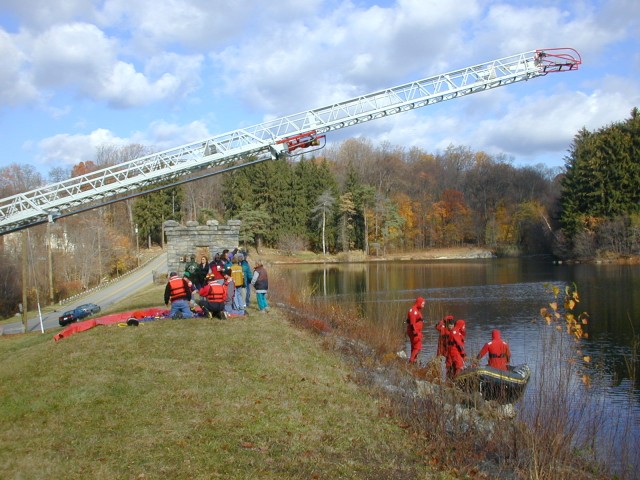 Joint IFD-IVAC Frigid Water Rescue Training at the Irvington Reservoir